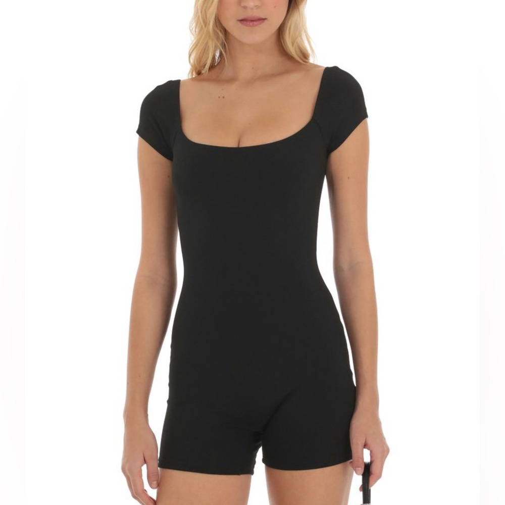 Black ribbed short sleeve romper